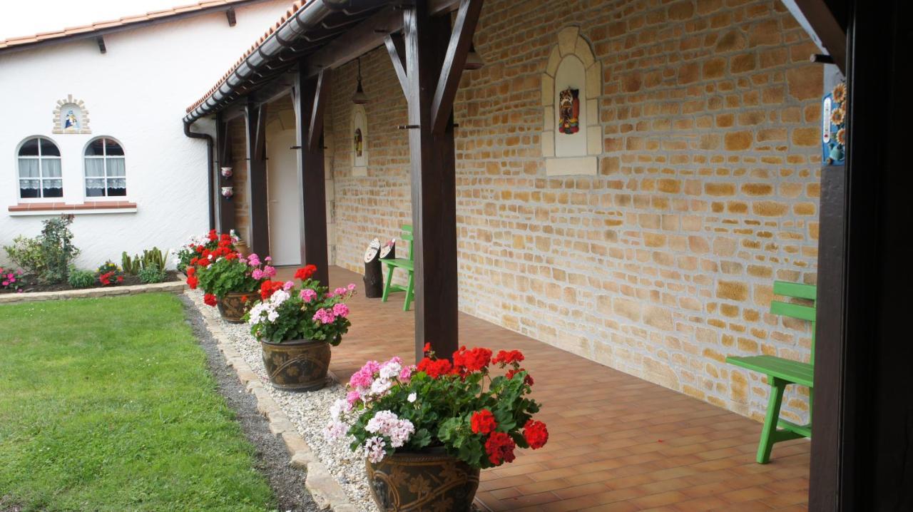 Hotel Chez Bernadou Machecoul Exterior foto