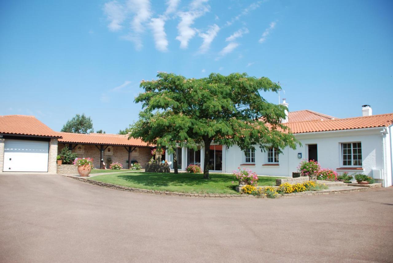 Hotel Chez Bernadou Machecoul Exterior foto